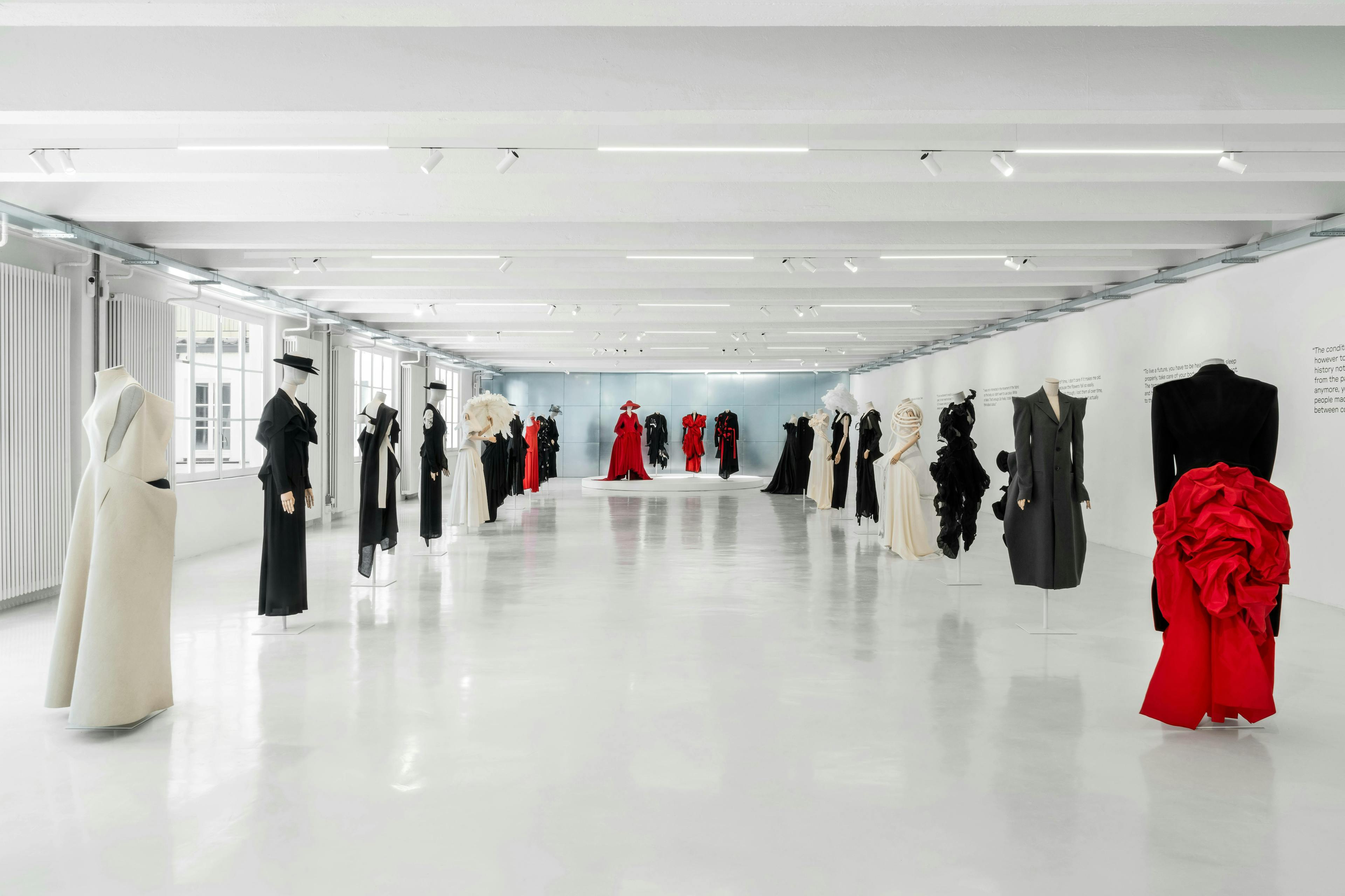 The exhibition "Yohji Yamamoto. Letter to the future" from May 16 to July 31, 2024 at the 10 Corso Como gallery in Milan (Photos courtesy of 10 Corso Como)